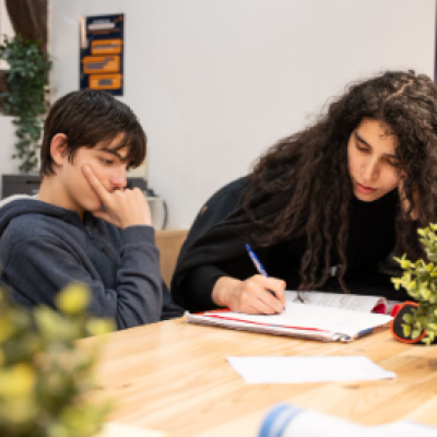 12 méthodes efficaces pour aider son enfant au lycée à faire ses devoirs